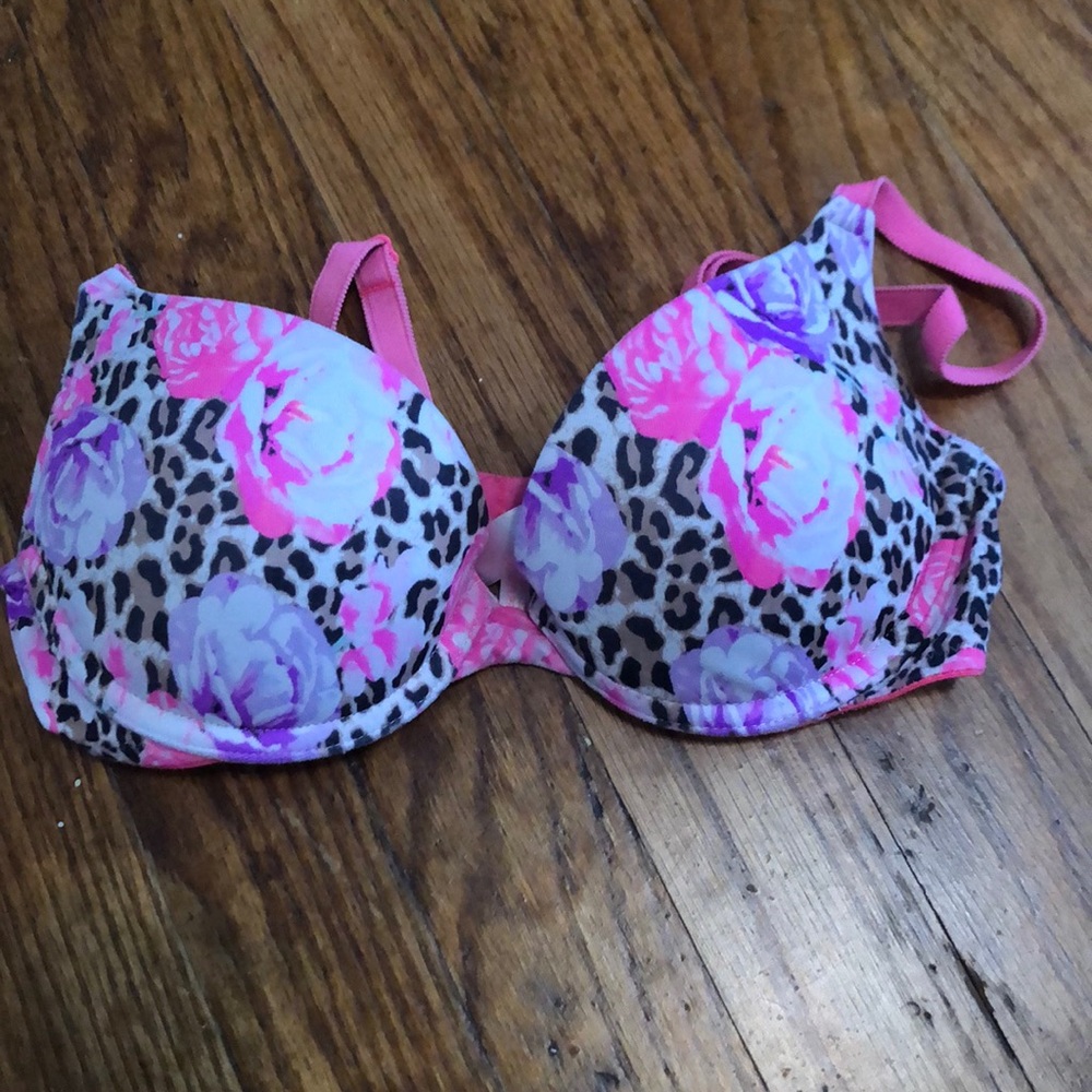 Victoria’s Secret Pink bra